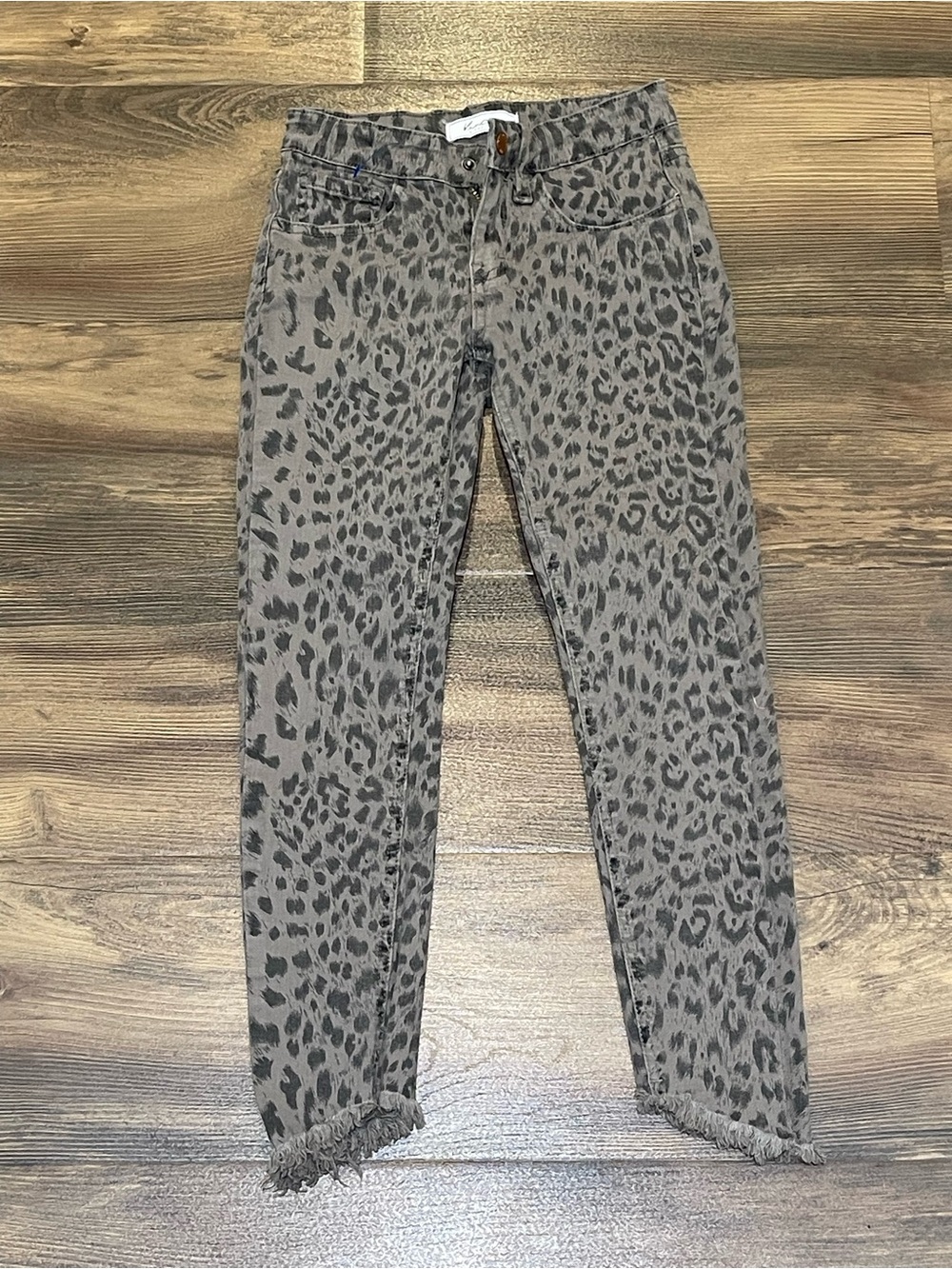 KanCan Signature Girls Gray Leopard Print Skinny Jeans Raw Hem Size 8